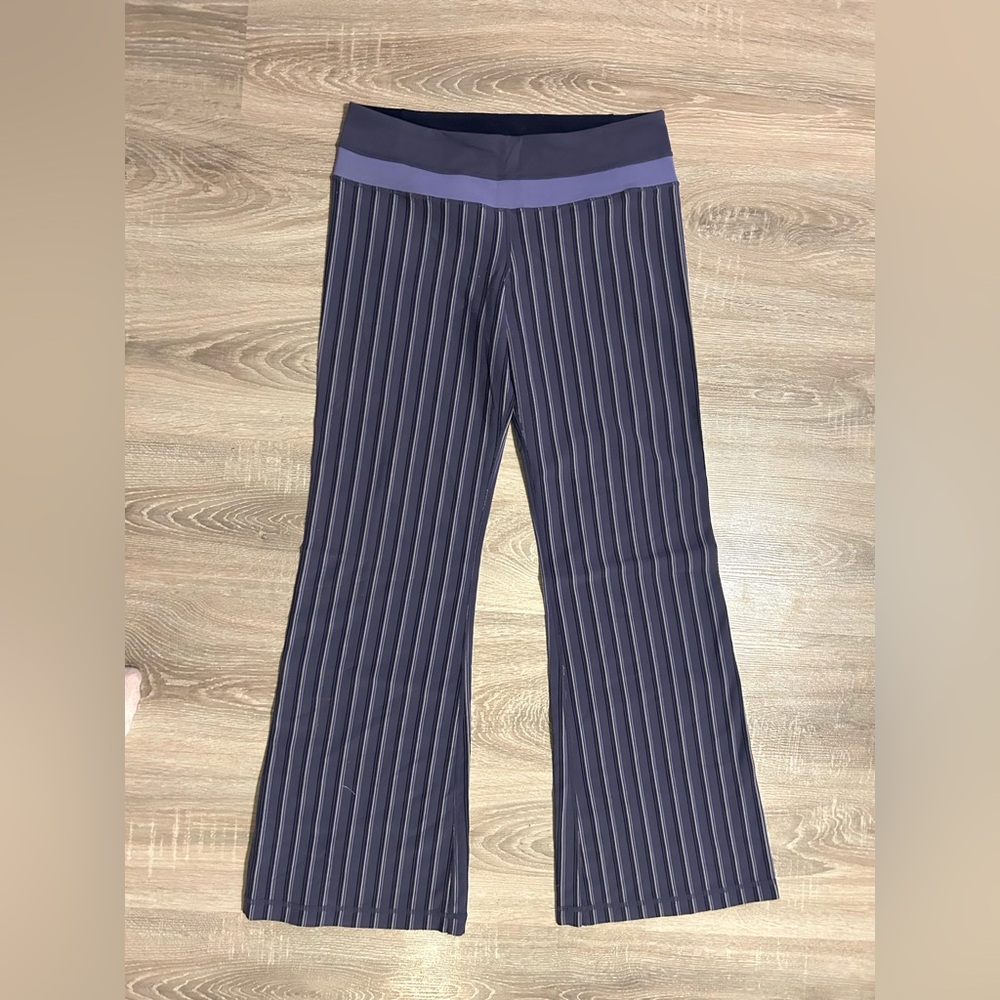 Lululemon Groove Pant III - Purple/Blue Pinstripe - Reversible - Picture 2 of 7